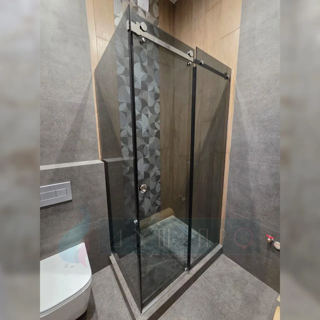 Բրոնզ մգեցված ապակի ցնցուղում
